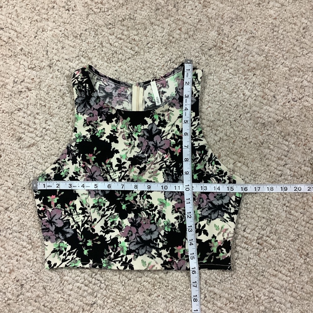 SAGE Sleeveless Floral Back-Zip Crop Top 72 - Picture 6 of 9